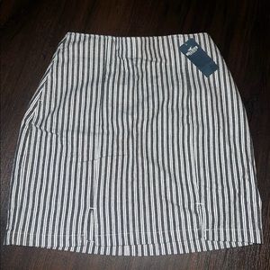 NWT - cute Hollister mini skirt